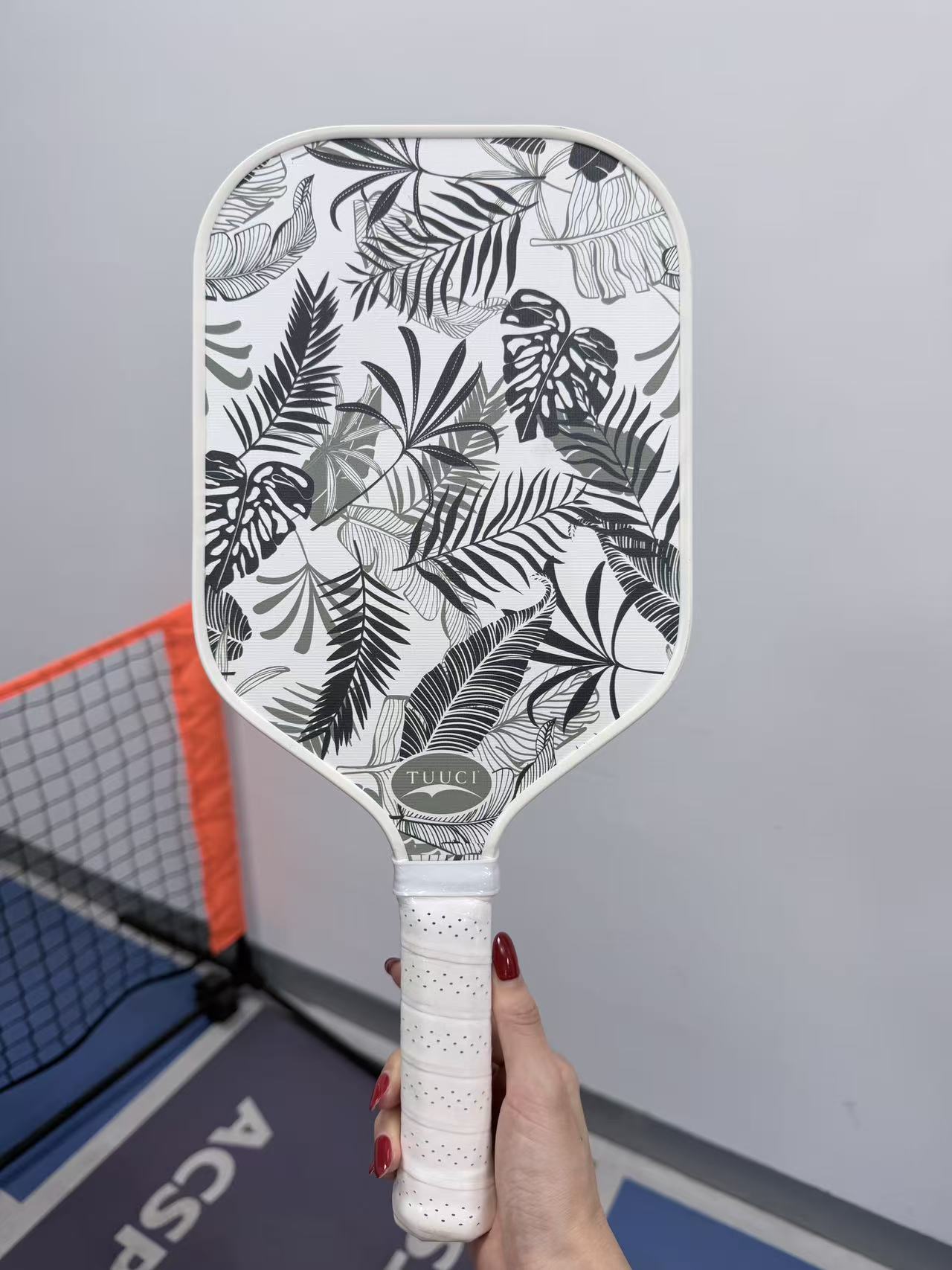 Crepe Pan Carbon - Raket Pickleball dengan Desain Unik di